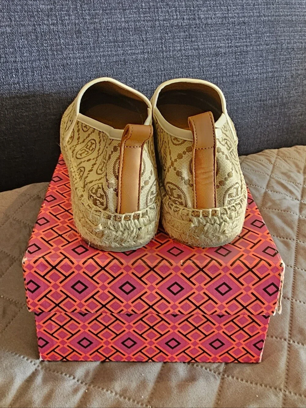 Tory Burch Logo Espadrille Slip-On - Beige